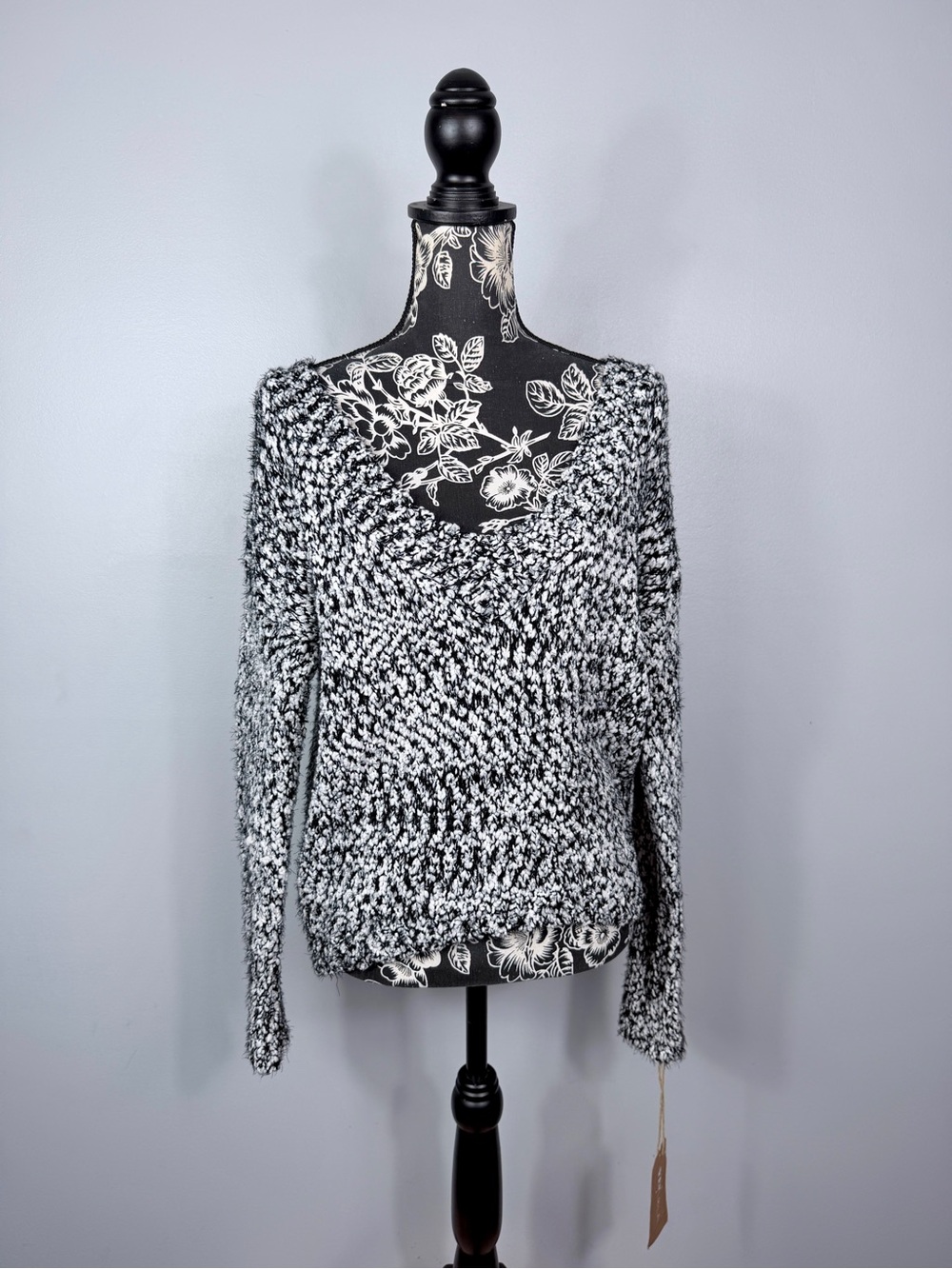 NWT Yes Lola black/white chunky knit long sleeve sweater size small